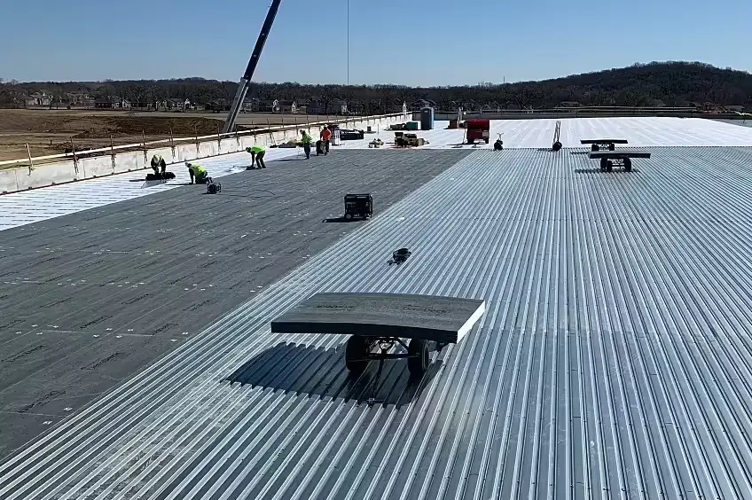 cubierta deck instalación Instalación de cubierta deck trabajadores
